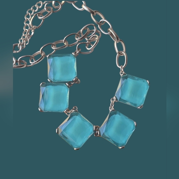 Silver Tone Blue Acrylic Rhinestones Statements Chain Necklace - Picture 2 of 4